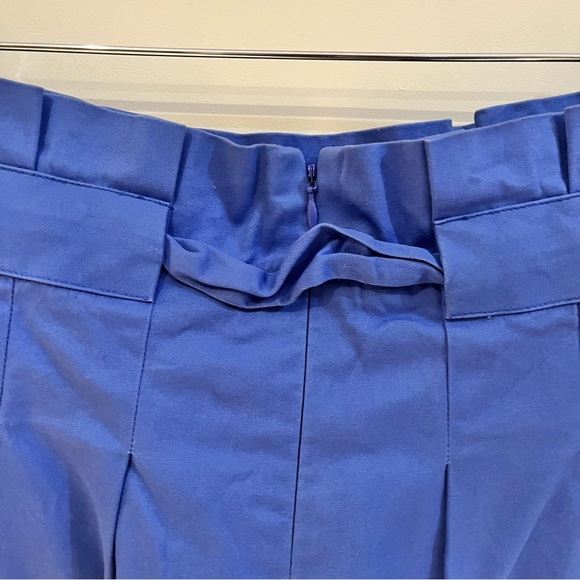 BCBGmaxazria blue mini skirt with an integrated belt. - Picture 4 of 6